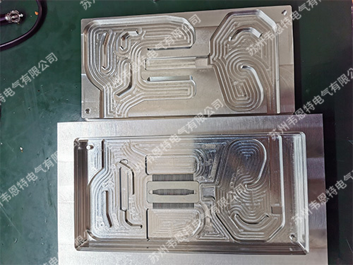 5G liquid cooled case